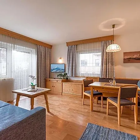 Apart Otel Gaestehaus Roland Kirchberg in Tirol