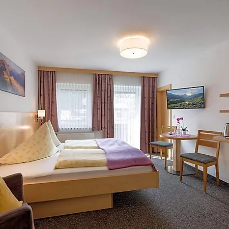 Apart Otel Gaestehaus Roland Kirchberg in Tirol