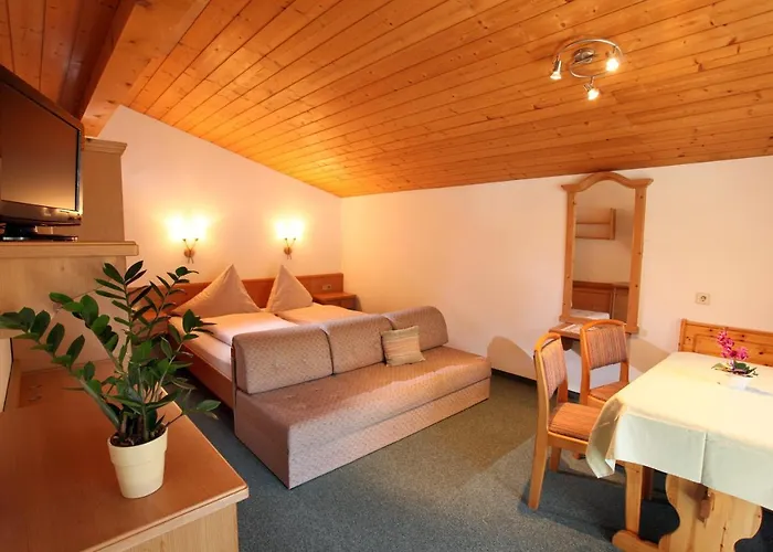 Ξενοδοχείο με διαμερίσματα Gaestehaus Roland 3*