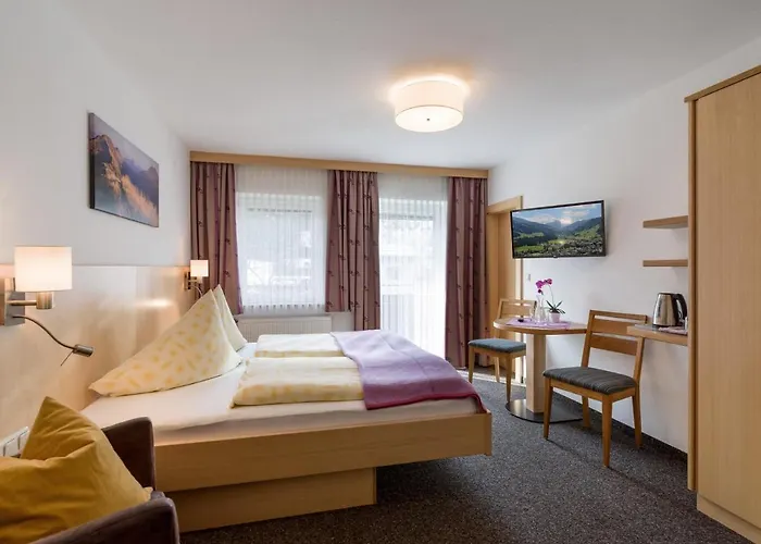 Gaestehaus Roland Ξενοδοχείο με διαμερίσματα Κίρχμπεργκ ιν Τιρόλ