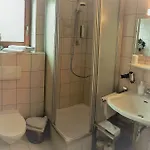 Gaestehaus Roland 아파트호텔