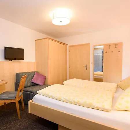 Apart-hotel Gaestehaus Roland